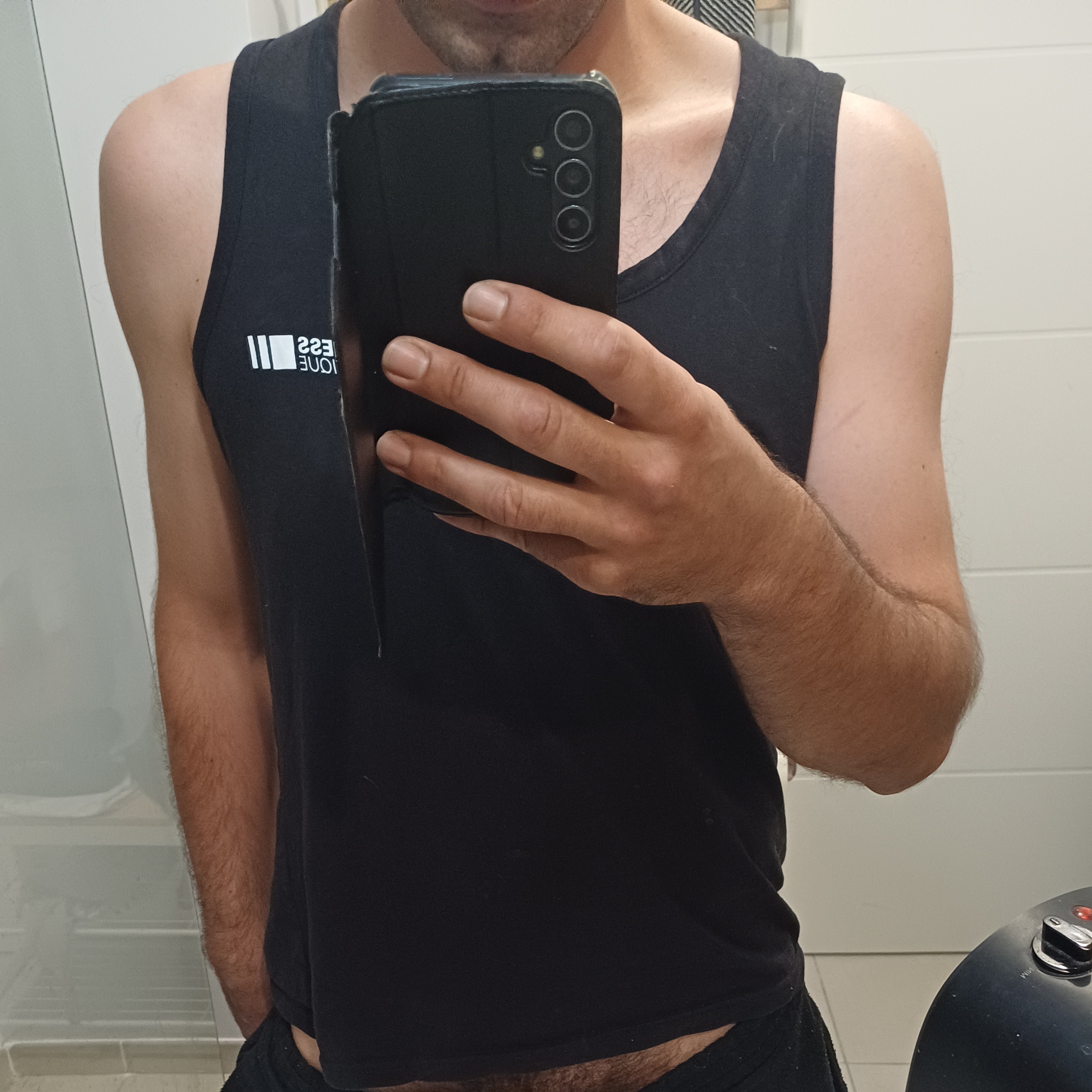 Najib, 33 ans, Saint-Maurice-sur-Mortagne