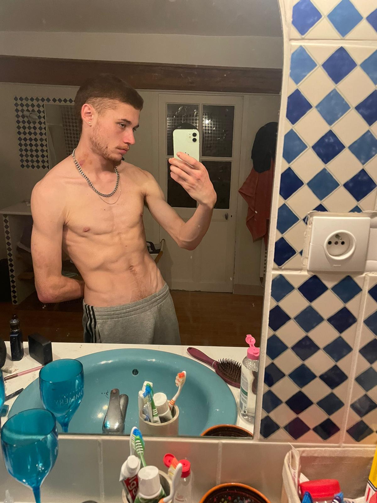 Kency, 22 ans, Viménil