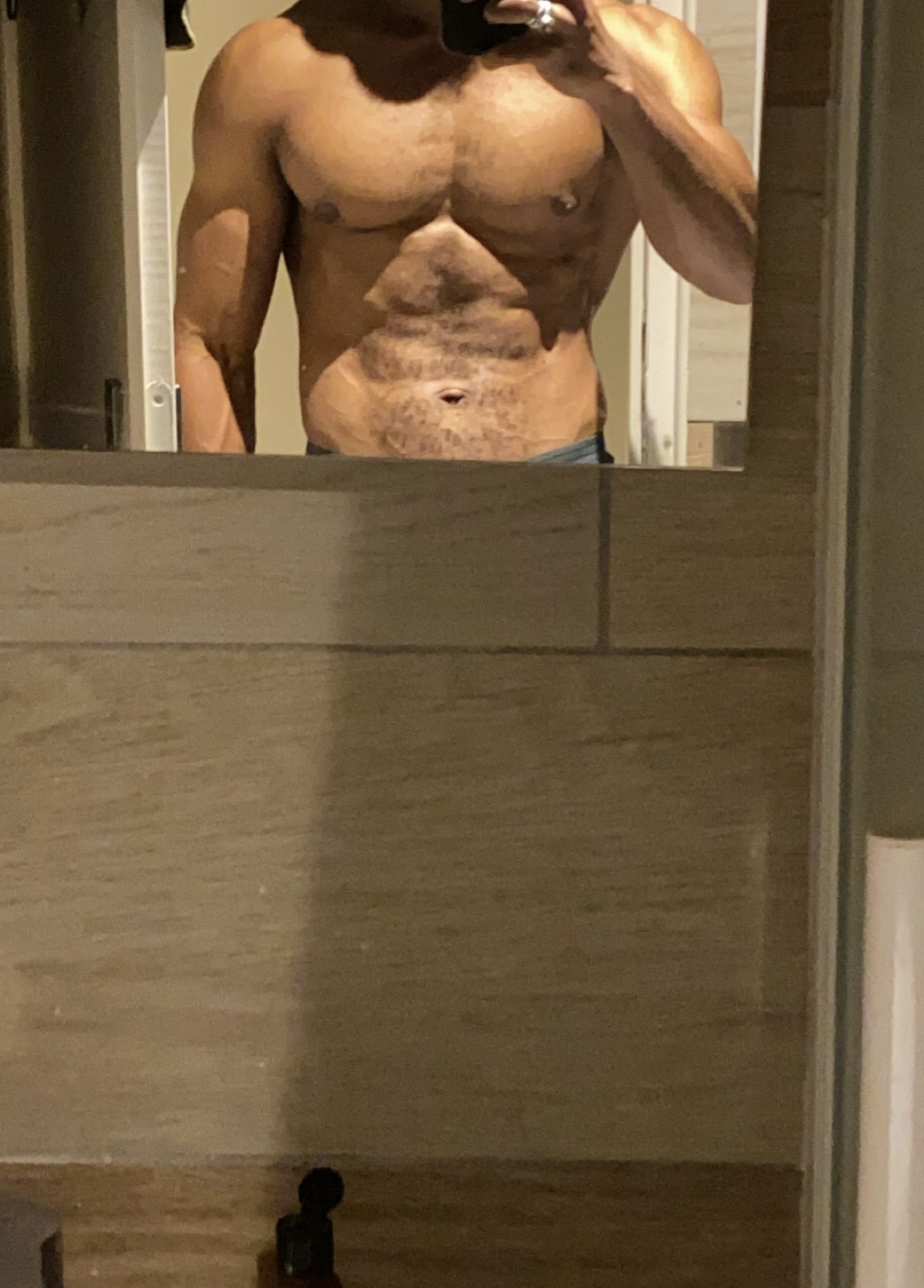 Yanil, 25 ans, Saint-Benoît-la-Chipotte