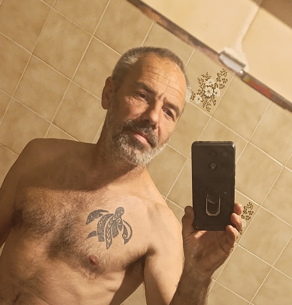 Santhosh, 45 ans, Villers